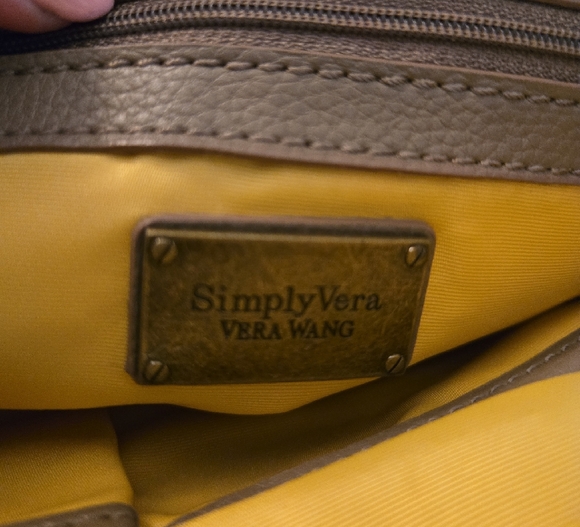 Chic Tan Crossbody Bag - Picture 4 of 5